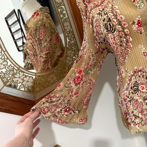 VTG Y2K Serenade NY Light Brown & Red Floral Crinkled Bell Sleeve Collared Top L - Picture 2 of 8